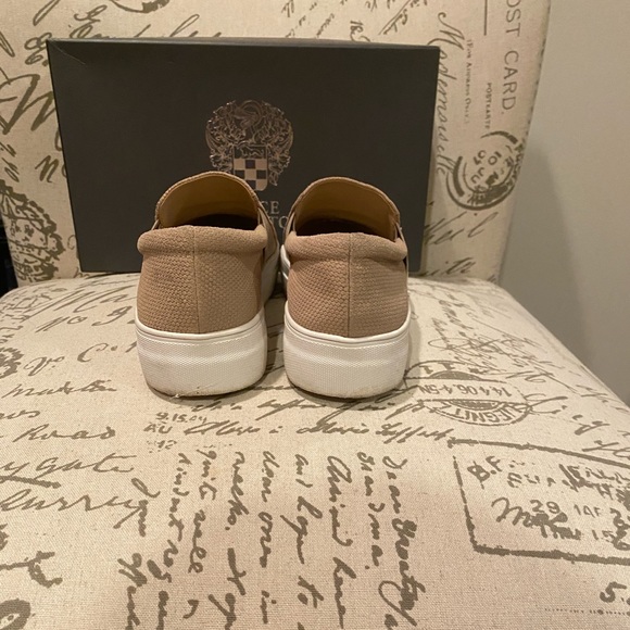 🔥Vince Camuto Sneakers Size 8 - Picture 8 of 11